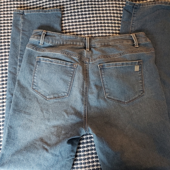 Jeans - Picture 4 of 5